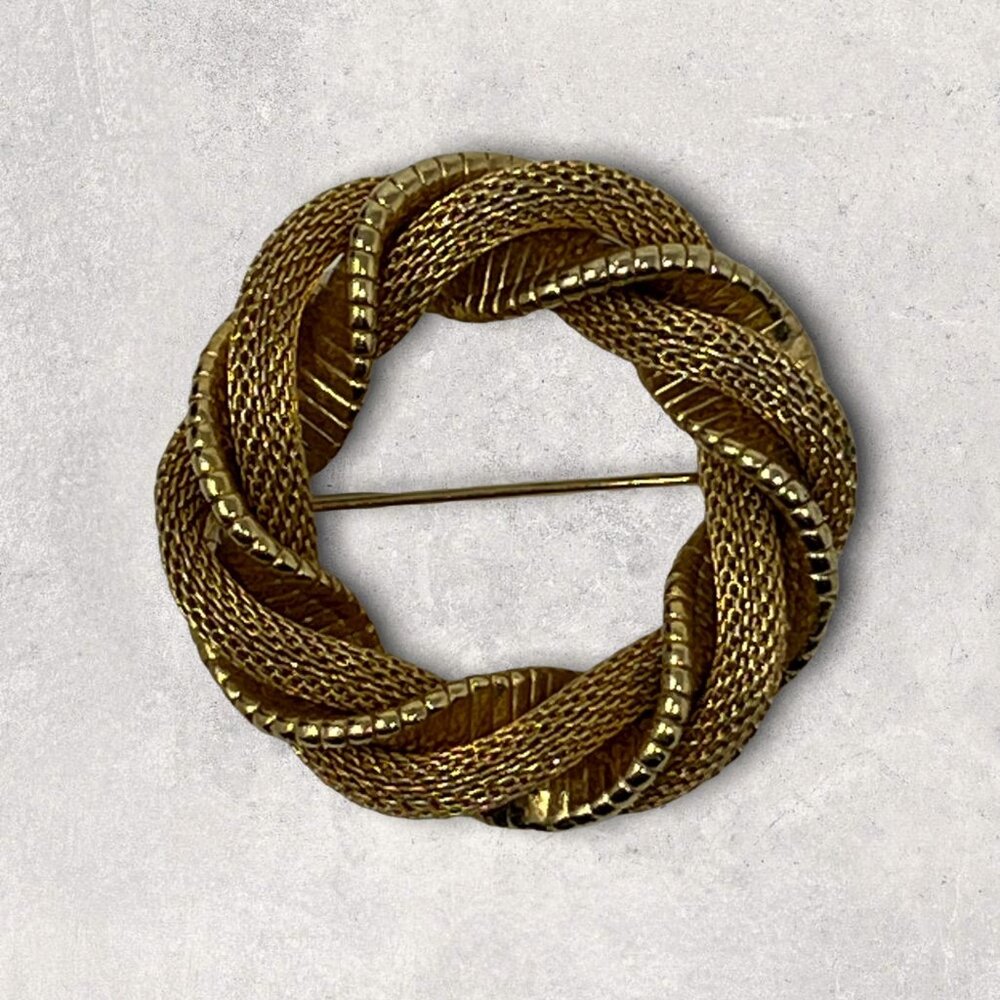 Mesh Brooch Gold Tone Wreath MCM Vintage Circle Round Pin